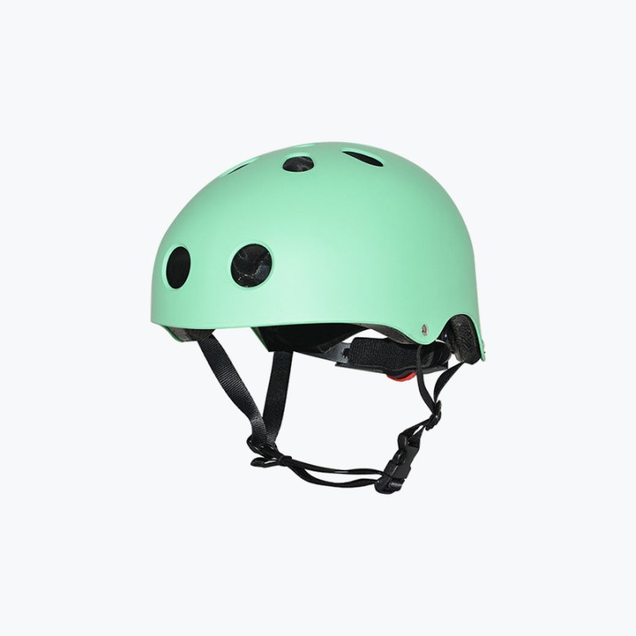 New skateboard helmet for adults and children