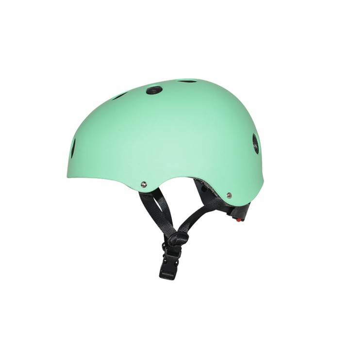 New skateboard helmet for adults and children