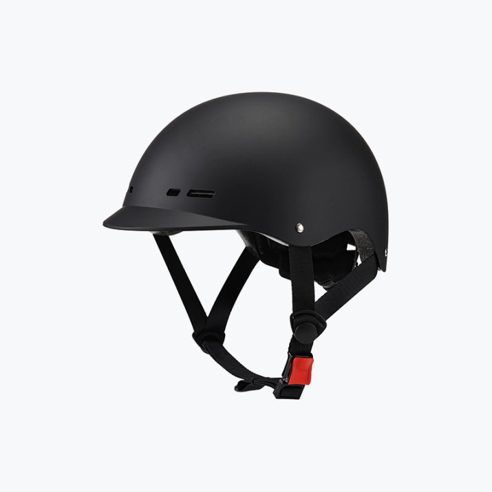 Adjustable multifunctional skateboard helmet
