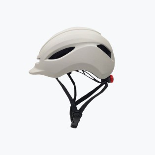 Lightweight and comfortable bicycle helmet